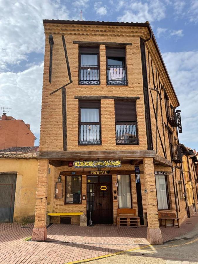 Hostal Sahagun Hotel Exterior photo
